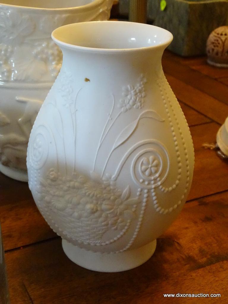 (DR) VINTAGE WHITE EUROPEAN PORCELAIN LOT; TOTAL OF 2 PIECES. ONE IS A KAISER GERMANY #025 VASE,