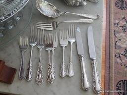 (DR) STERLING FLATWARE BAG LOT; INCLUDES 12 TOTAL PIECES SUCH AS PATTERNED 1847 ROGERS BROS SERVING