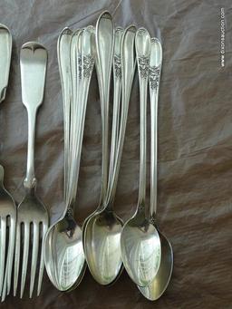 (DR) STERLING FLATWARE BAG LOT; INCLUDES TOTAL OF 25 PIECES, INCLUDING 5 ICED TEA SPOONS AND 7 SALAD