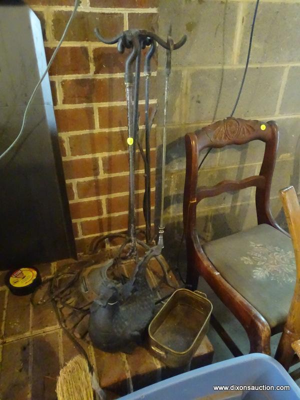 (BAS) MISC LOT; LOT INCLUDES 4 PC FIREPLACE TOOL SET WITH 2 POCKETS, TONGS AND STAND MEASURING 31 IN