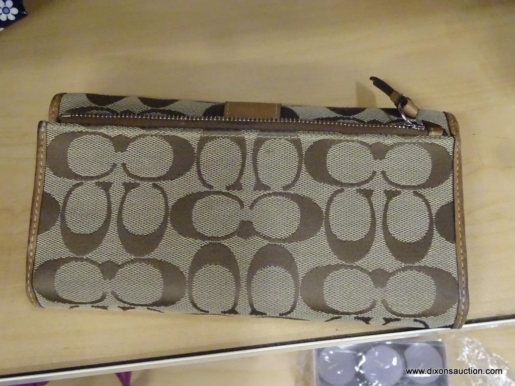 (R6B) ASSORTED ITEMS LOT; TOTAL OF 5 PIECES INCLUDING COACH "C" LOGO TAN CHECKBOOK WALLET (USED, HAS