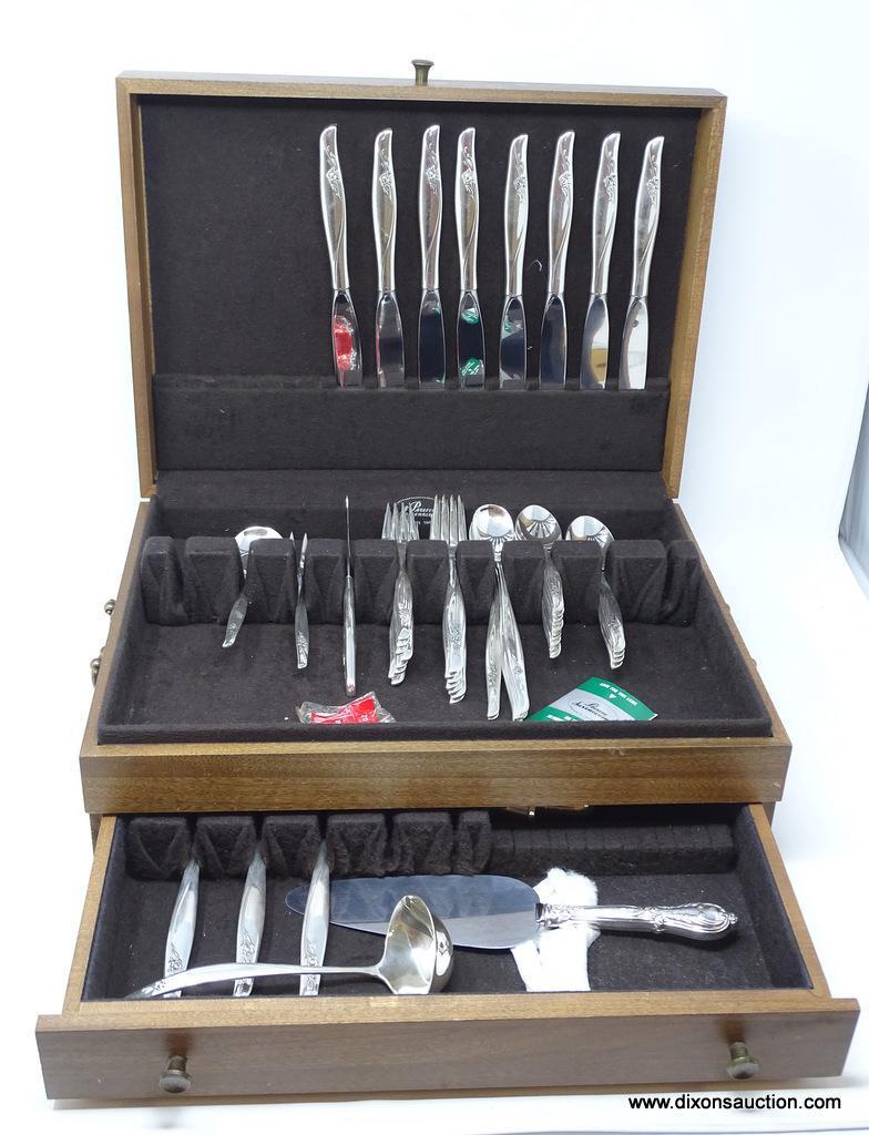 (SC) GORHAM STERLING FLATWARE; INCLUDES 8 KNIVES, 4 DESSERT SPOONS, 8 LONG HANDLE SPOONS, 14 SOUP