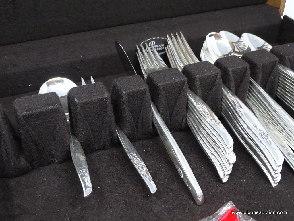 (SC) GORHAM STERLING FLATWARE; INCLUDES 8 KNIVES, 4 DESSERT SPOONS, 8 LONG HANDLE SPOONS, 14 SOUP