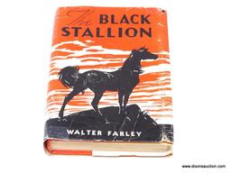 (SC) VINTAGE BOOK; THE BLACK STALLION BY WALTER FARLEY (1941). IS IN EXCELLENT CONDITION AND IN A