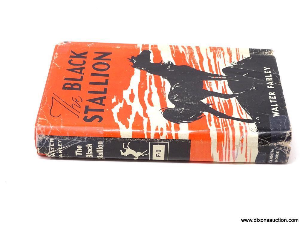 (SC) VINTAGE BOOK; THE BLACK STALLION BY WALTER FARLEY (1941). IS IN EXCELLENT CONDITION AND IN A