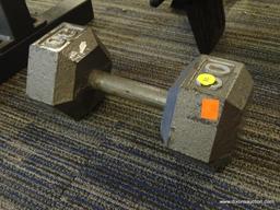 DUMBELL; 30 LB SINGLE DUMBBELL. IS IN EXCELLENT CONDITION AND READY FOR YOUR WEIGHT TRAINING NEEDS!
