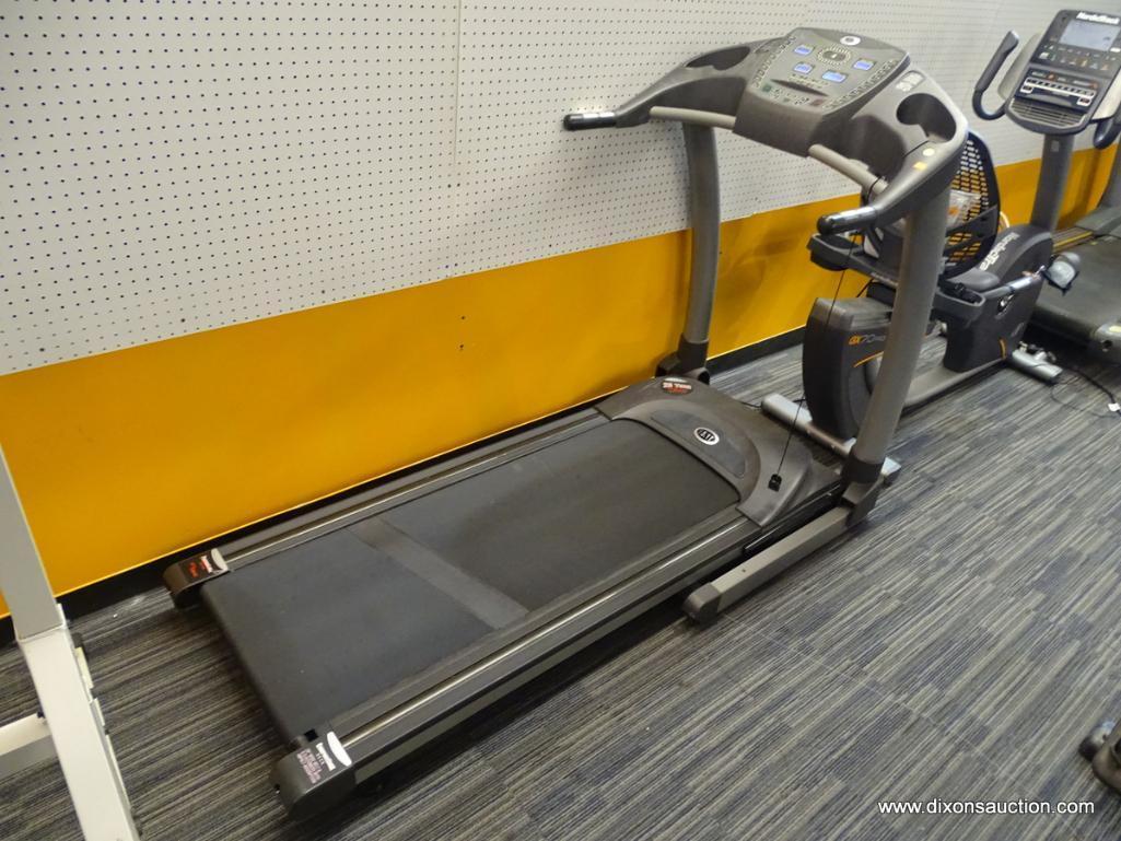 HORIZON FITNESS TREADMILL; PROGRAMS INCLUDE MANUAL, INTERVALS, WEIGHT LOSS, GOLF COURSE, RACE, USER