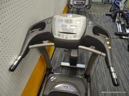 HORIZON FITNESS TREADMILL; PROGRAMS INCLUDE MANUAL, INTERVALS, WEIGHT LOSS, GOLF COURSE, RACE, USER