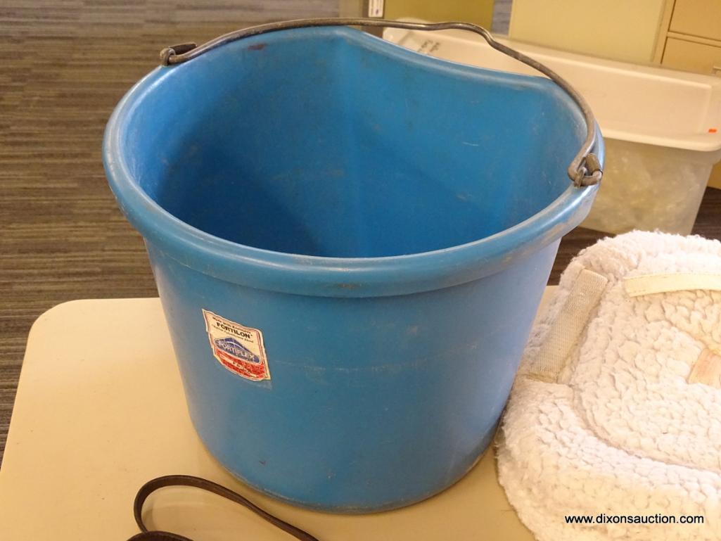 FORTIFLEX HORSE FEED BUCKET WITH ASSORTED CONTENTS; FLAT BACK 20 QT BUCKET. IS BLUE IN COLOR.