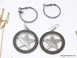 LOT OF ASSORTED COSTUME JEWELRY; LOT INCLUDES A PAIR OF EARRINGS WITH A STAR INSIDE OF A CIRCLE, A