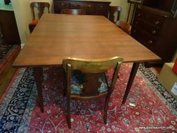 (DR) MAHOGANY HEPPLEWHITE DROP LEAF TABLE AND 8 CHAIRS; MAHOGANY DROP LEAF HEPPLEWHITE DINING TABLE