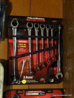 X-BEAM WRENCH SET; GEARWRENCH X-BEAM STANDARD COMBINATION WRENCH SET. IS NEARLY COMPLETE (MISSING 1