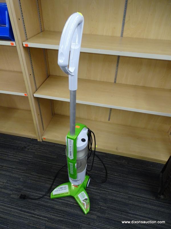 BISSELL HARD FLOOR VACUUM; GREEN AND WHITE HARD FLOOR EXPERT BISSELL VACUUM WITH POWERFUL CYCLONIC