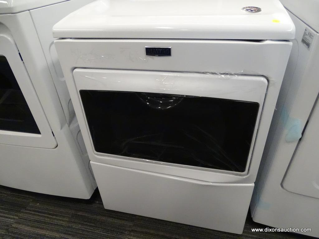 Maytag 7.4-cu ft Gas Dryer (White)