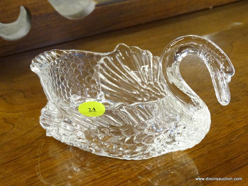 LOT OF SWAN SHAPED CRYSTAL GLASS; 2 PIECE LOT OF GLASS SWANS TO INCLUDE ONE SOLID HANDMADE CRYSTAL