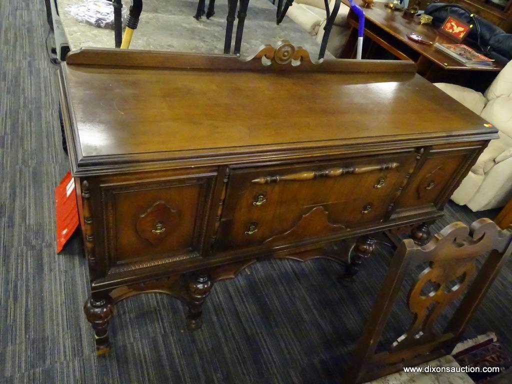 MAHOGANY END TABLE; MAHOGANY END TABLE WITH A BRACKETED BACKBOARD AND A ROUNDED EDGED TOP. HAS 2