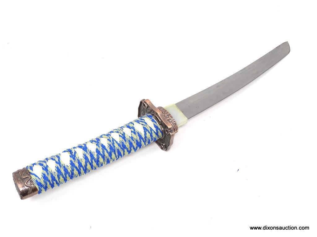 SHORT JAPANESE KATANA; SHORT SAMURAI SWORD WITH A BLUE WOODEN SHEATH AND BRONZE CAPS WITH DRAGON