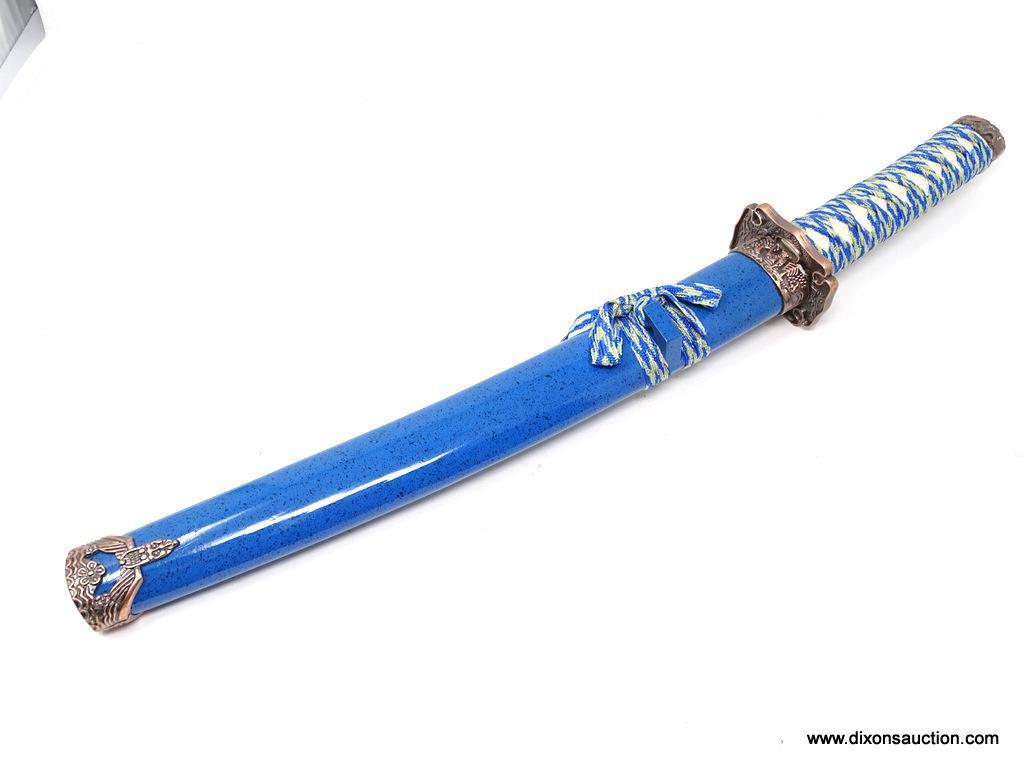 SHORT JAPANESE KATANA; SHORT SAMURAI SWORD WITH A BLUE WOODEN SHEATH AND BRONZE CAPS WITH DRAGON