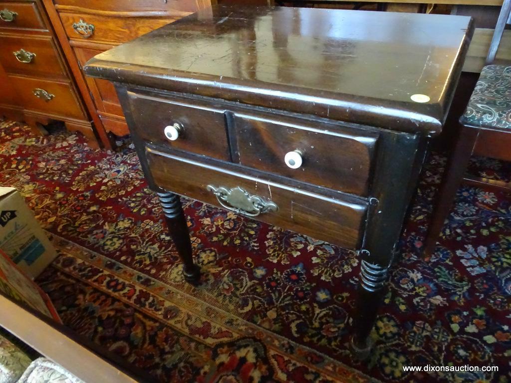 (LR) DARK MAHOGANY SIDE TABLE; DARK MAHOGANY SIDE TABLE WITH DETAIL MOLDING BELOW THE TOP AND DENTAL