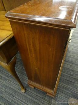 WOODEN CABINET; MAHOGANY CABINET WITH 2 BI-FOLD OPENING DOORS WITH METAL KNOBS THAT OPENS TO REVEAL