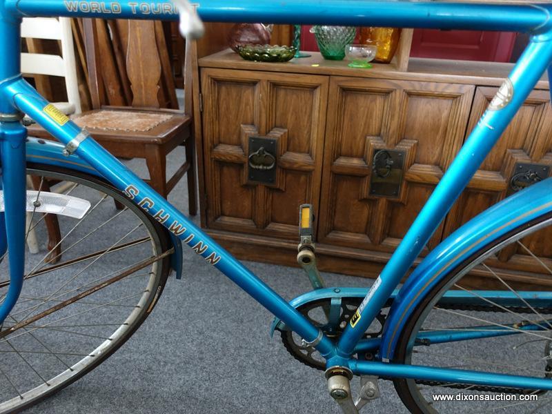 (R4) VINTAGE 3-SPEED BIKE; VINTAGE SCHWINN WORLD TOURIST 27 IN 3-SPEED BIKE. IN GOOD CONDITION, WITH