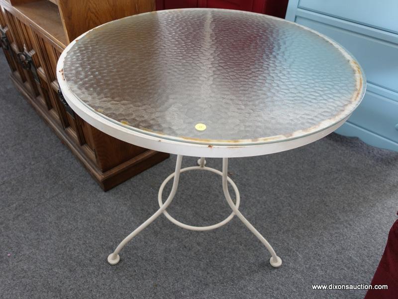 (R5) METAL TABLE; PLEXIGLASS AND METAL BASE ROUND PATIO TABLE. MEASURES 29 IN TALL WITH A 29 IN