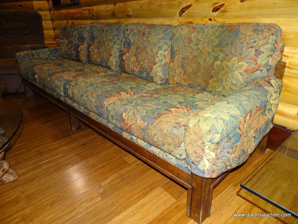 (BDEN) VINTAGE 4 SECTION FLORAL UPHOLSTERED SOFA; HAS TOTAL OF (8) CUSHIONS, (2) ARM COVERS. SITS ON