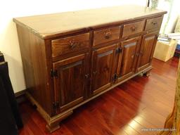 (DR) VINTAGE ETHAN ALLEN PINE BUFFET; HAS (4) UPPER DRAWERS (ONE WITH REMOVABLE DIVIDERS) & (4)