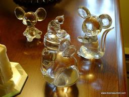 (LR) LOT OF ASSORTED KNICK KNACKS; 10 PIECE LOT OF ASSORTED KNICK KNACKS TO INCLUDE 3 GLASS MICE, AN