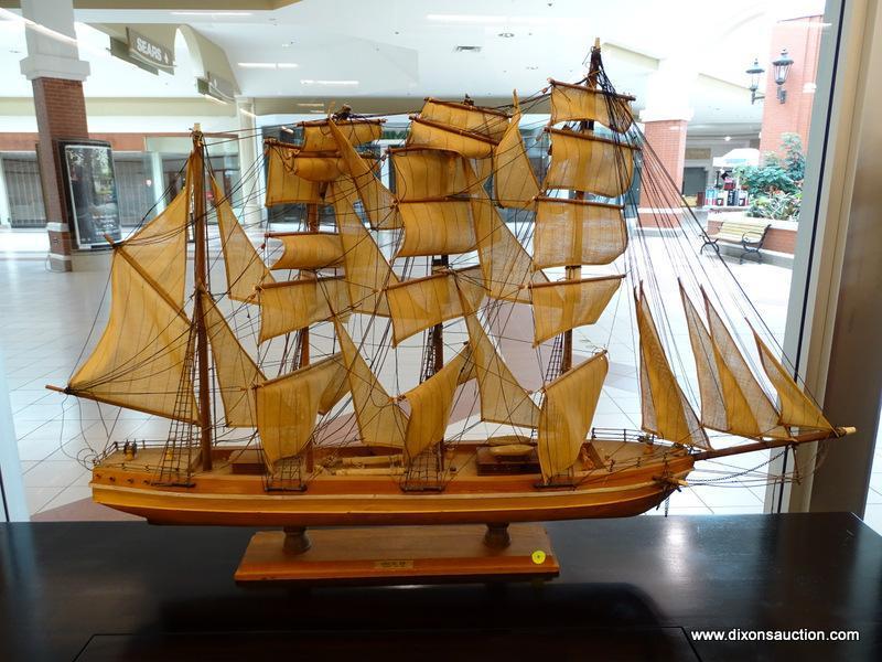 (WINDOW) WOODEN MODEL CLIPPER SHIP; CRUZ DEL SUR CLIPPER, YEAR 1821. ALL HAND MADE WITH EXQUISITE