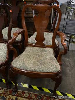 (R1) QUEEN ANNE DINING CHAIRS; SET OF 6 MAHOGANY, QUEEN ANNE VASE BACK STYLE DINING CHAIRS WITH A