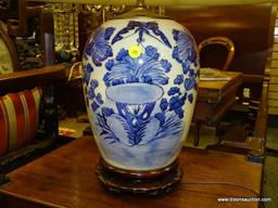 (R2) ORIENTAL LAMP; BLUE AND WHITE ORIENTAL LAMP ON ROSEWOOD BASE WITH CLOTH SHADE- 25 IN H
