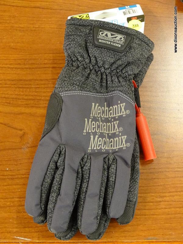 (R1) MECHANIX WEAR MEDIUM, BLACK POLYESTER, MEN'S INSULATED WINTER GLOVES. RETAILS FOR $29.98.