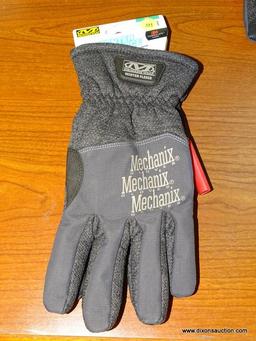 (R1) MECHANIX WEAR X-LARGE, BLACK POLYESTER, MEN'S INSULATED WINTER GLOVES. RETAILS FOR $29.98.