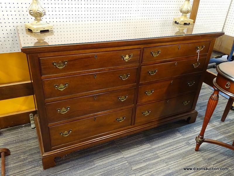 (R1) CRAFTIQUE DRESSER AND MIRROR; MAHOGANY, GLASS TOP, 8-DRAWER DRESSER WITH A WALL HANGING MIRROR