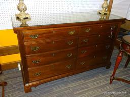 (R1) CRAFTIQUE DRESSER AND MIRROR; MAHOGANY, GLASS TOP, 8-DRAWER DRESSER WITH A WALL HANGING MIRROR