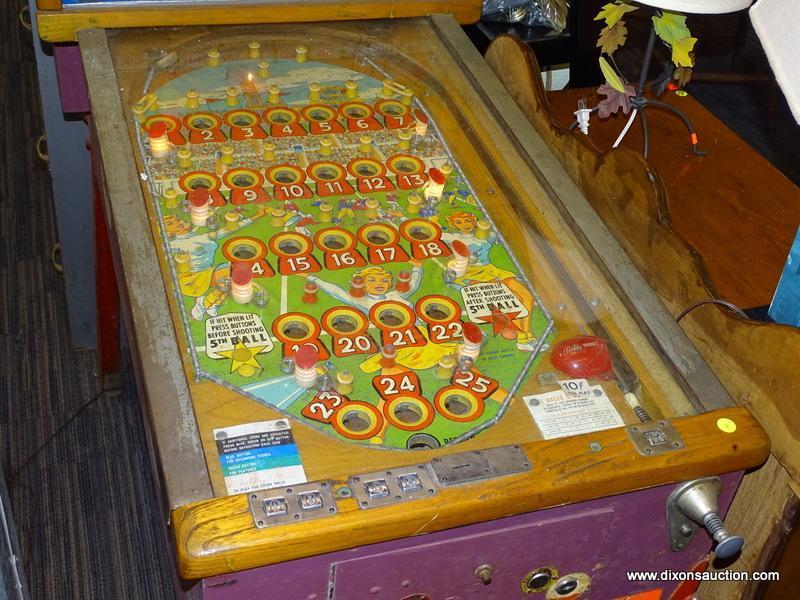 (R4) BALLY TOUCHDOWN PINBALL MACHINE. VINTAGE CONDITION. POWERS ON AND LIGHTS UP, BUT DOESN'T PLAY.