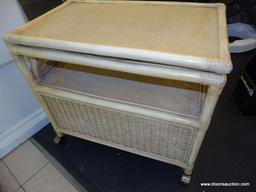 (R1) RATTAN ENTERTAINMENT STAND CART; LIGHT FINISHED, RATTAN ENTERTAINMENT STAND WITH A SWIVEL TOP,