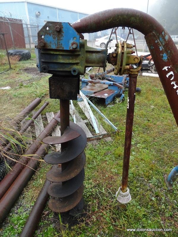 FORD POST HOLE HEAVY DUTY DRILLING RIG/AUGER. UNTESTED. RUSTED.