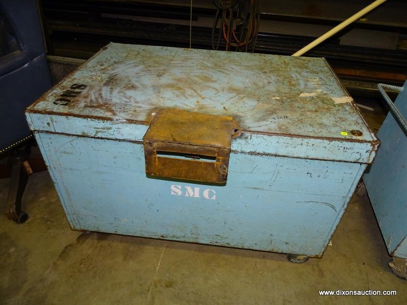 HEAVY DUTY ROLLING JOB BOX. HEAVY USED AND SOME RUST AND DENTS. MEASURES 44" X 30" X 29".