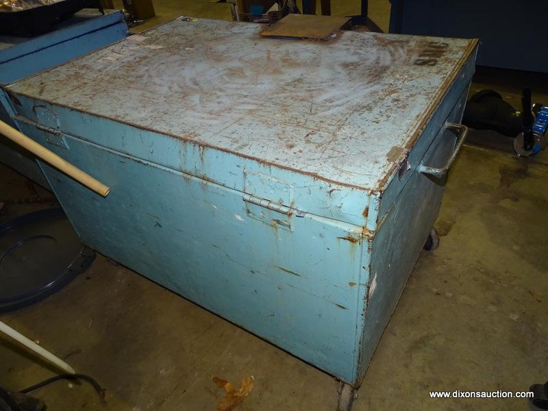 HEAVY DUTY ROLLING JOB BOX. HEAVY USED AND SOME RUST AND DENTS. MEASURES 44" X 30" X 29".