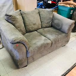 LOVESEAT