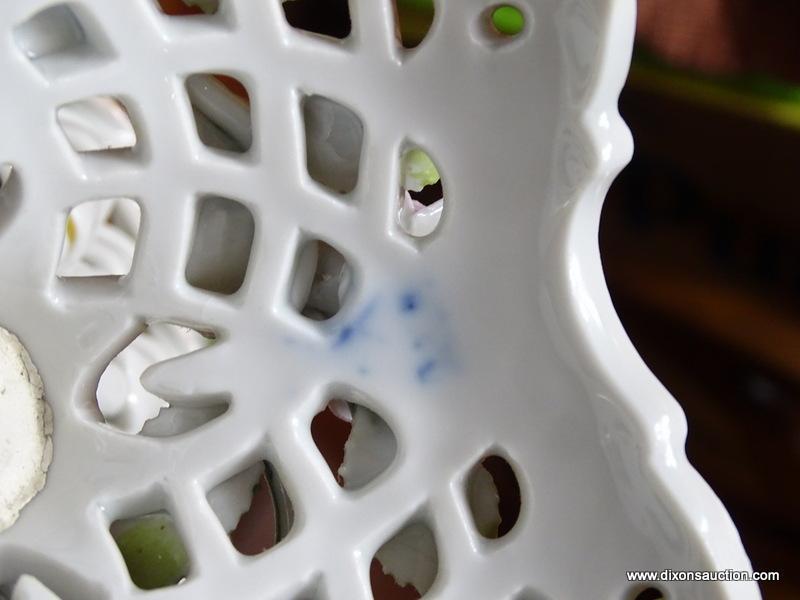 (FRM) MEISSEN BASKET ; 19TH CEN. PORCELAIN MEISSEN FLORAL BASKET WITH CROSS SWORD MARKINGS - CHIPS