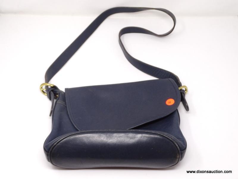 COACH NAVY COLORED LEATHER HANDBAG WITH FRONT FLAP. MEASURES 11" X 9". SHOWS SIGNS OF WEAR.