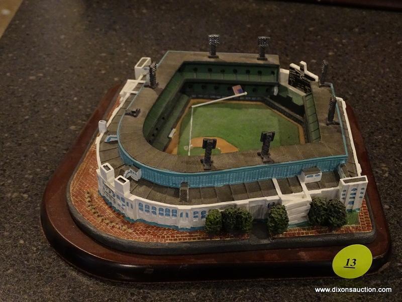 (BAS) THE DANBURY MINT "COMISKEY PARK HOME OF THE CHICAGO WHITE SOX" STADIUM FIGURINE. MEASURES 6 IN