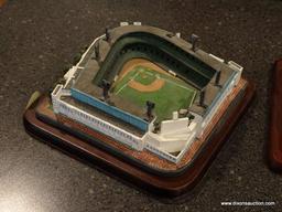 (BAS) THE DANBURY MINT "COMISKEY PARK HOME OF THE CHICAGO WHITE SOX" STADIUM FIGURINE. MEASURES 6 IN