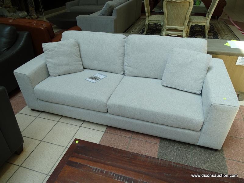 BRAND NEW TAMORA FABRIC 3 CUSHION SOFA IN GRAY. A MODERN DESIGN COMBINED WITH LUXURIOUS, COMFORTABLE