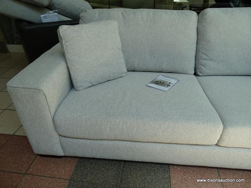 BRAND NEW TAMORA FABRIC 3 CUSHION SOFA IN GRAY. A MODERN DESIGN COMBINED WITH LUXURIOUS, COMFORTABLE