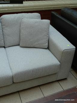 BRAND NEW TAMORA FABRIC LOVESEAT IN GRAY. A MODERN DESIGN COMBINED WITH LUXURIOUS, COMFORTABLE