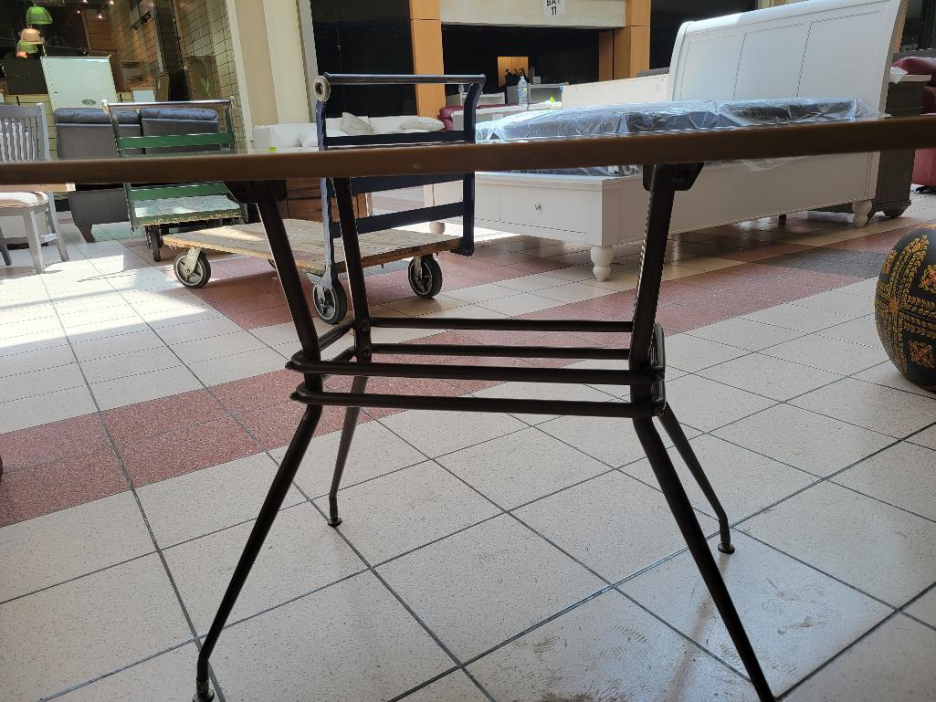 VINTAGE - RETRO 1950'S (DERMALUX?) FORMICA TABLE WITH CORNER BENCH AND 2 CHAIRS (NOT PICTURED) SEATS